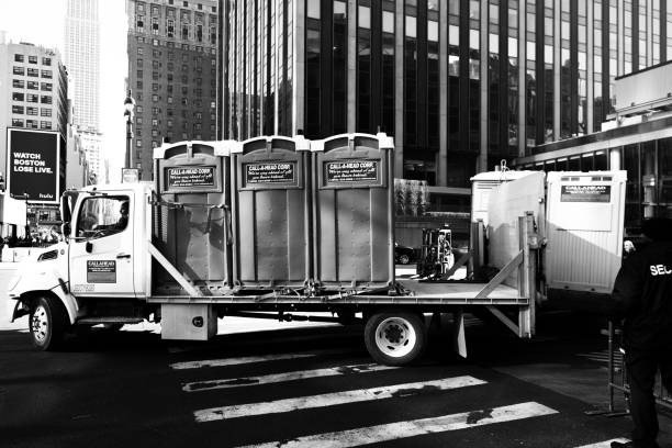 Best Luxury portable toilet rental  in Dexter, OR